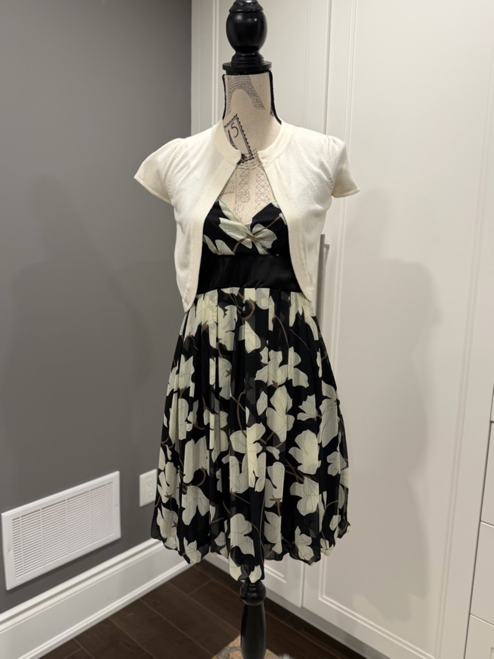 Costa Blanca Black Dress with Cream Floral Print - Picture 3 of 16